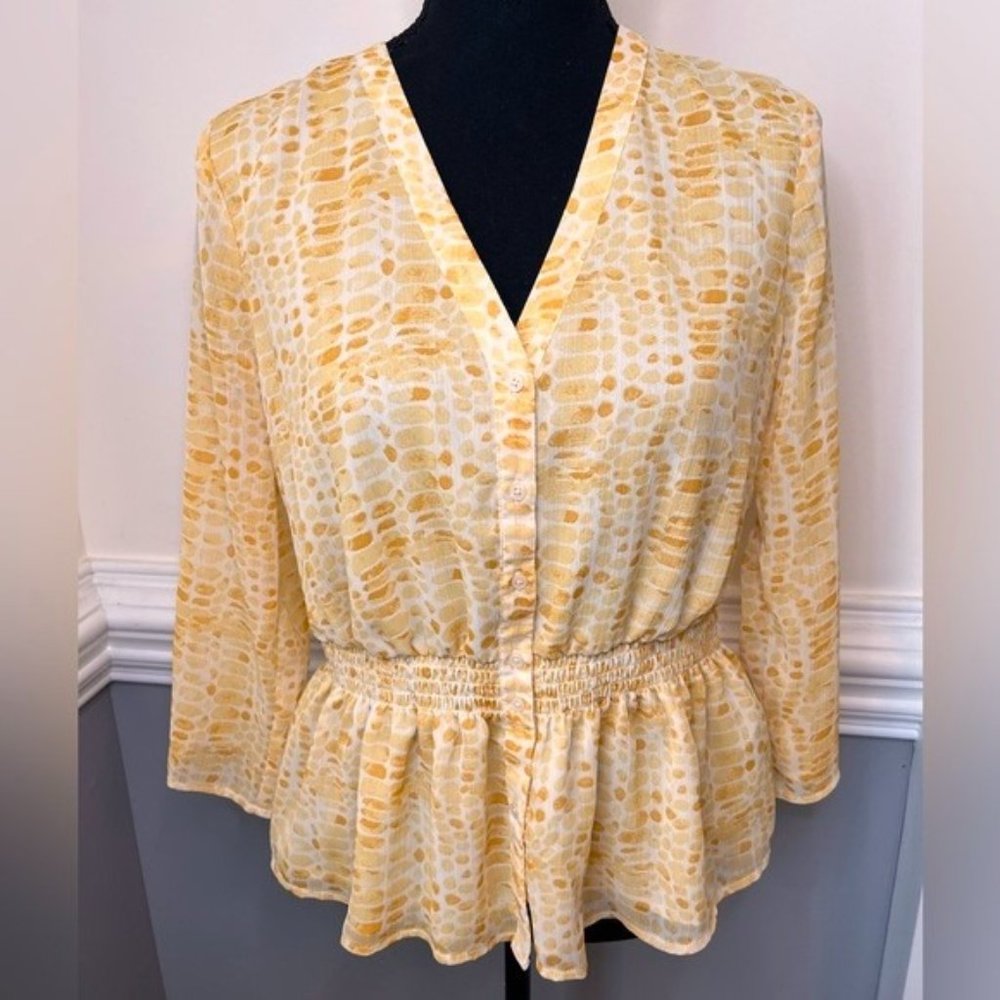 Banana Republic Yellow Patterned V-Neck Ruffle Hem Button Front Blouse